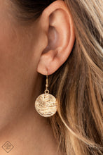Load image into Gallery viewer, Circulating Shimmer - Gold Necklace - Fashion Fix