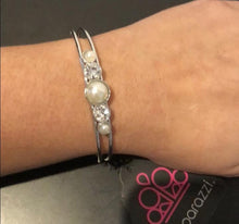 Load image into Gallery viewer, Fiercely 5th Avenue -Tie the Knot - Pearl Bead Bridal/White Necklace Set - Complete Trend Blend - Fashion Fix