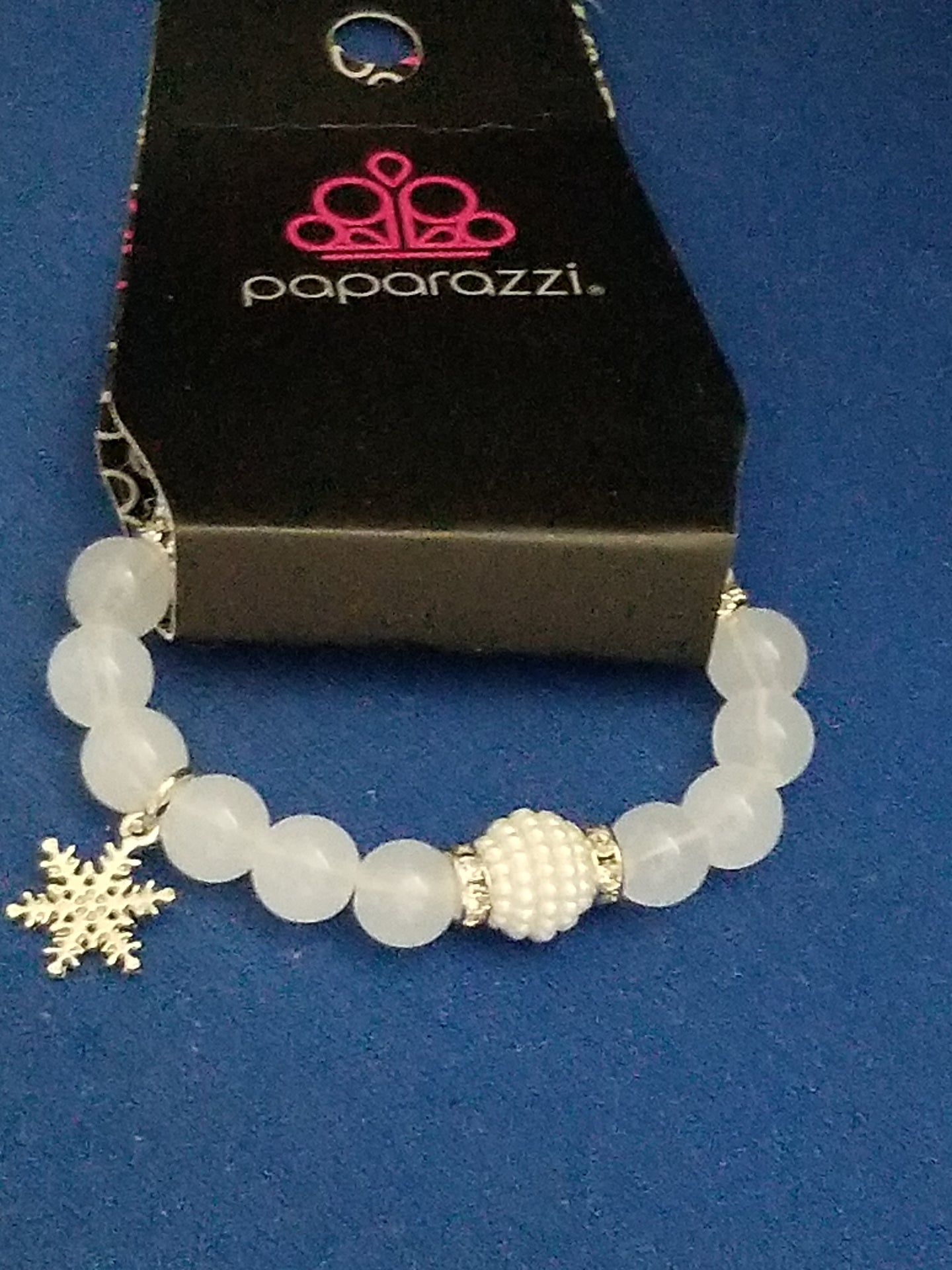 Starlet Shimmer Bracelet Kit - Snowflake Charms - White Bracelet