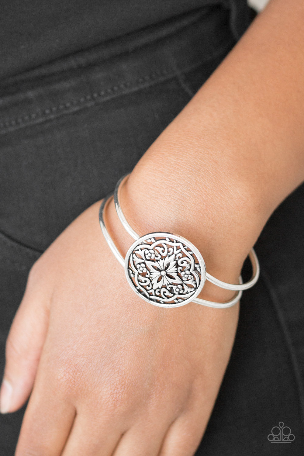 Mandala Majesty - Silver Bracelet - Paparazzi