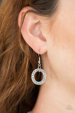 Load image into Gallery viewer, Treasure Tease - Silver Necklace
