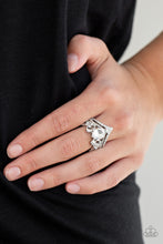 Load image into Gallery viewer, Metro Queen - White Ring
