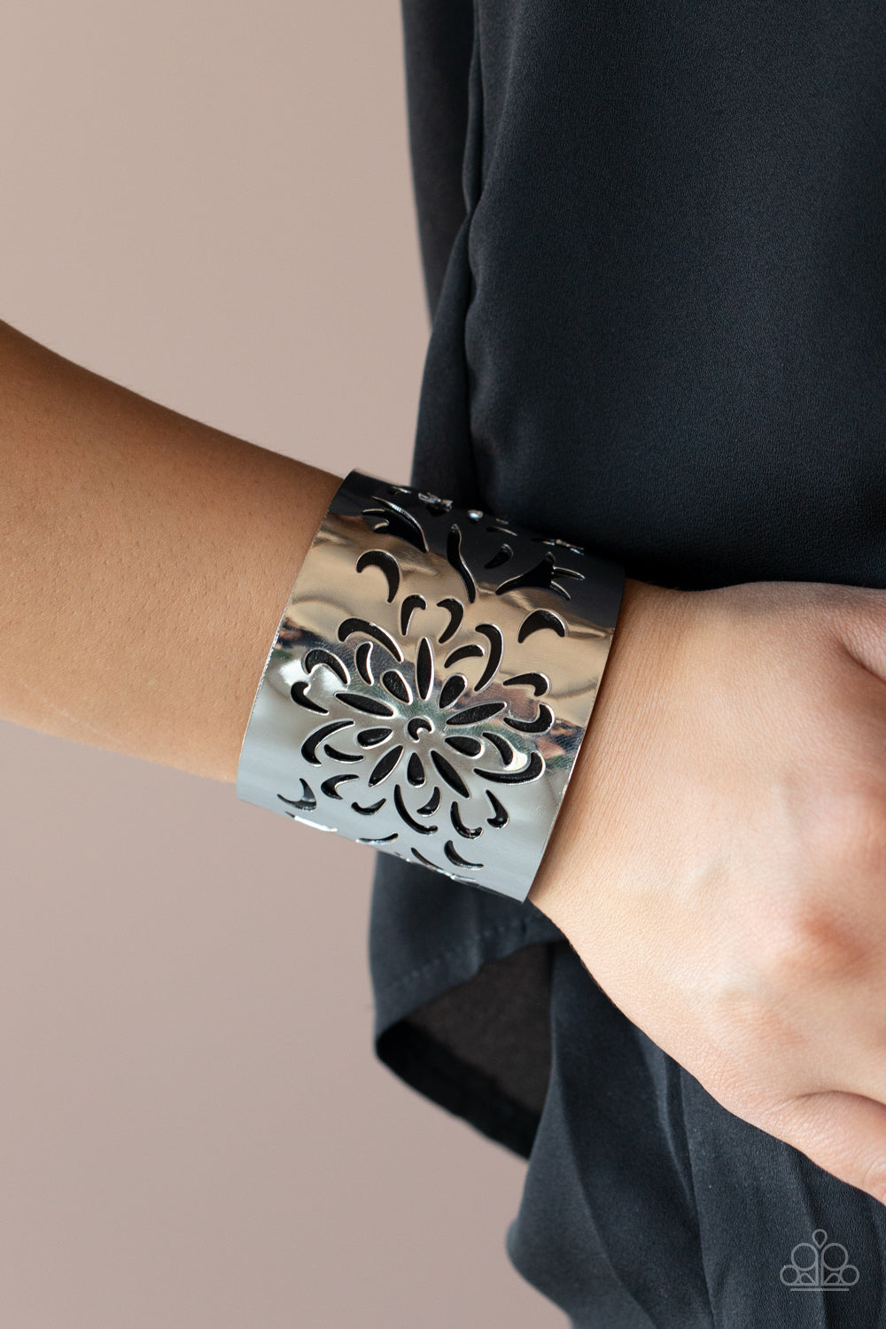 Get Your Bloom On - Black Bracelet - Urban