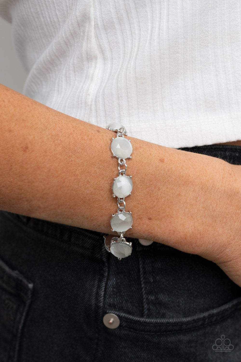 Ms. GLOW-It-All - White Bracelet - Paparazzi
