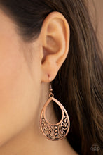 Load image into Gallery viewer, Stylish Serpentine - Copper Earrings
