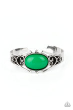 Load image into Gallery viewer, Springtime Trendsetter - Green Bracelet
