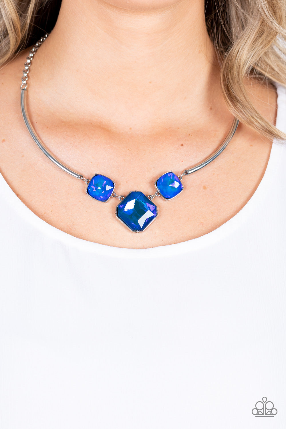 Divine IRIDESCENCE - Blue Necklace - Life of the Party October 2021