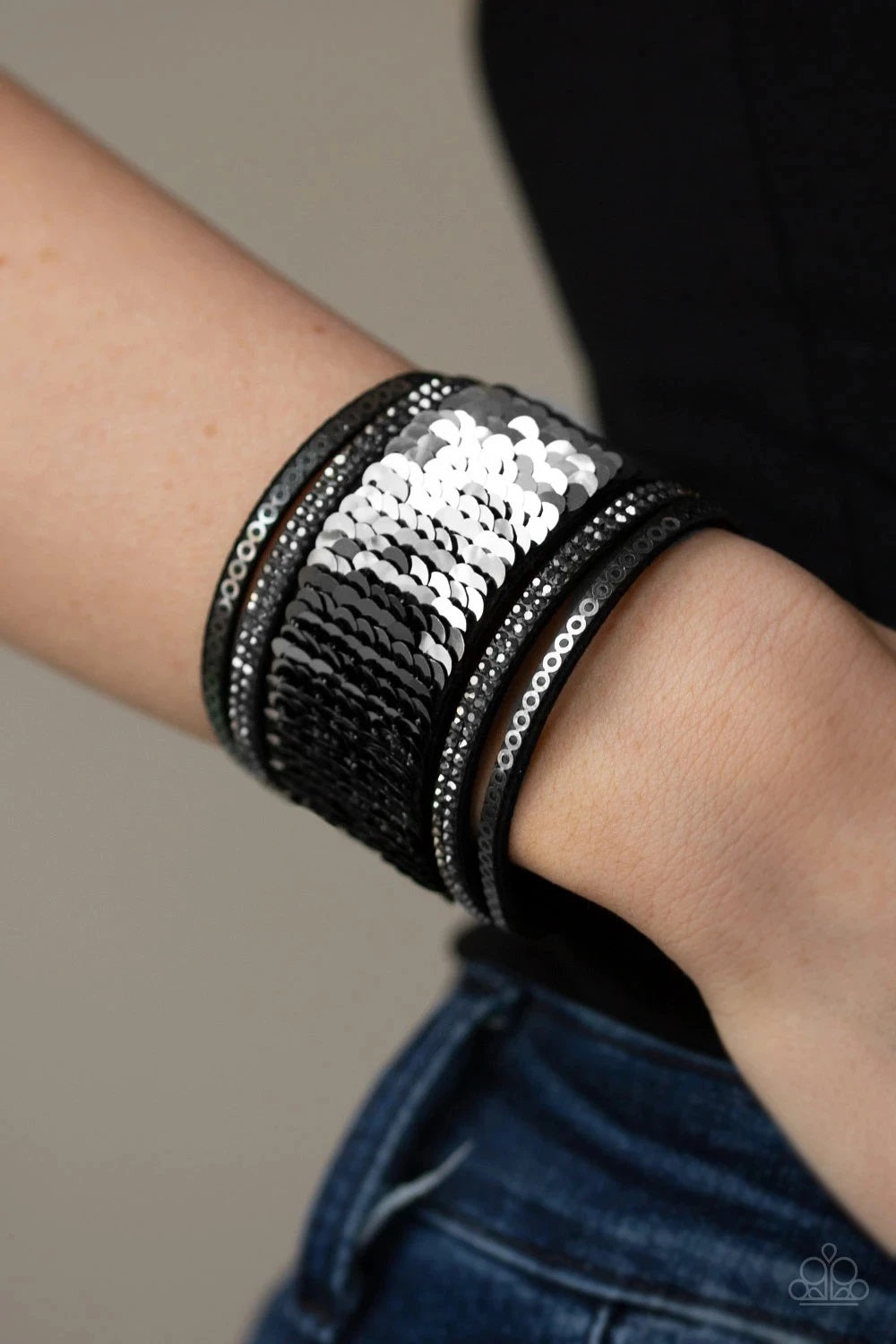 Heads Or MERMAIDS Tails - Black Bracelet - Urban